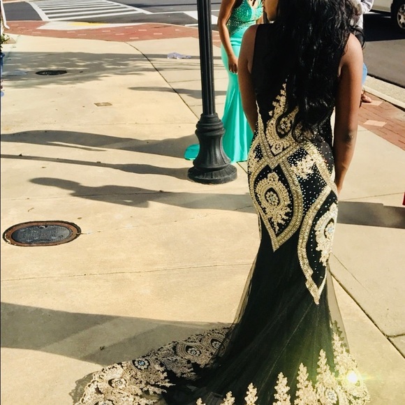 SHAIL K.Stunning Rhinestone Sequins Evening Gown💕 - Picture 3 of 5